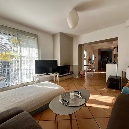 Appartement Jardin Piscine Proche Centre-ville 10 Mn Des Plages
