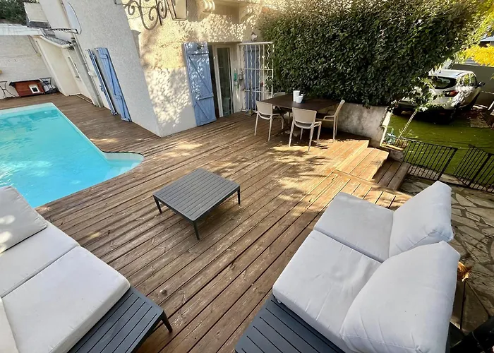 Jardin Piscine Proche Centre-ville 10 Mn Des Plages *