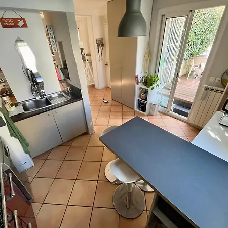 Jardin Piscine Proche Centre-ville 10 Mn Des Plages